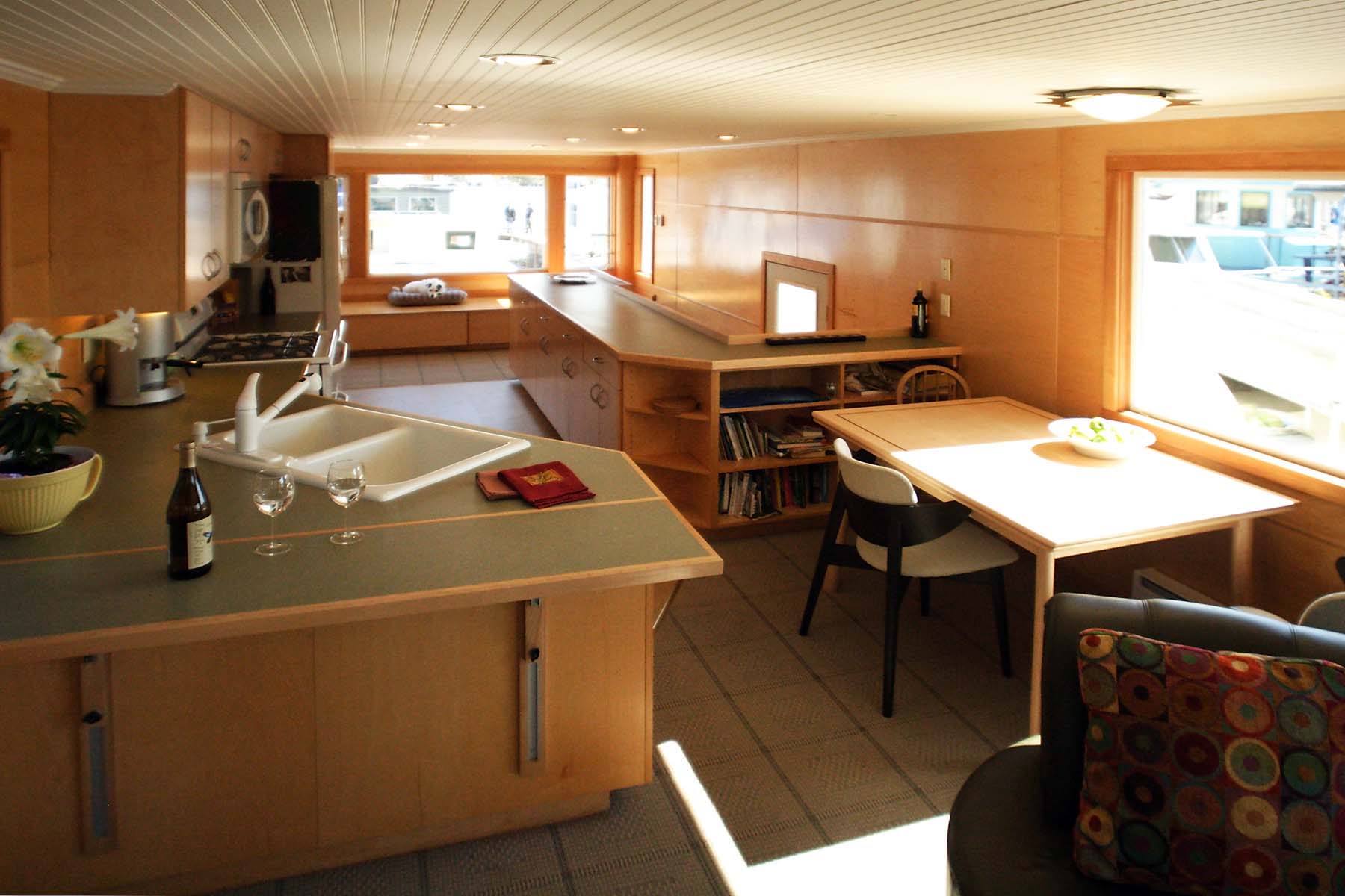 houseboat living room