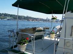 SeeView house boat bottom covered deck
