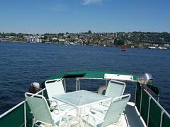 SeeView houseboat top dock with view of Lake Union