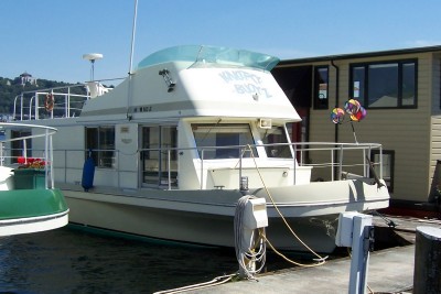 Knotty Buoyz boat rental